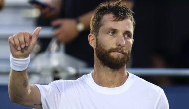 L'incredibile match point di Moutet per battere Medvedev