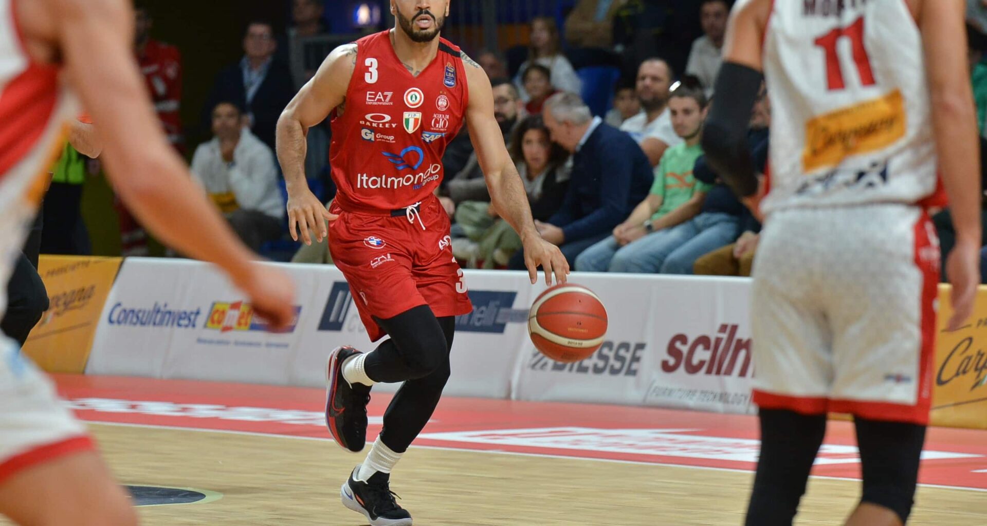 Milano EuroLega mitrou-long napoli basketball