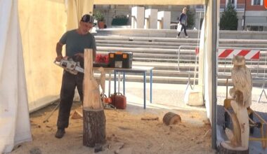 L’artista Bruno Malvaso, con le sue sculture in legno fatte con la motosega, incanta la Settimana Marsicana – Terre Marsicane