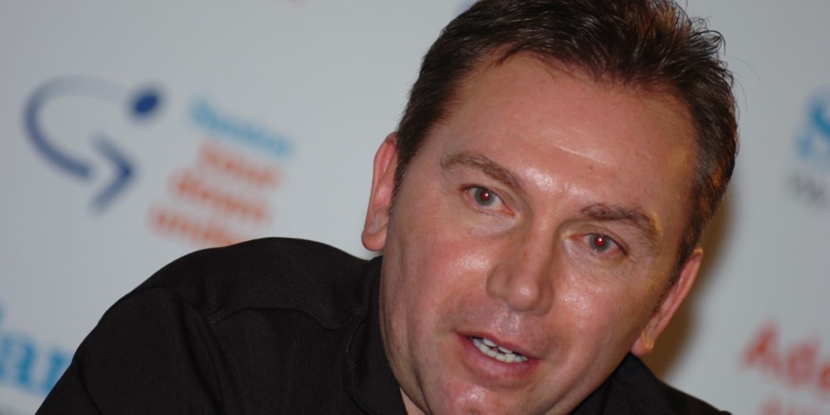 Tour de France 2025, l'UCI bacchetta ASO per la presenza dello squalificato Johan Bruyneel al villaggio di partenza: "Gli è severamente vietato accedere ad aree chiuse al pubblico"