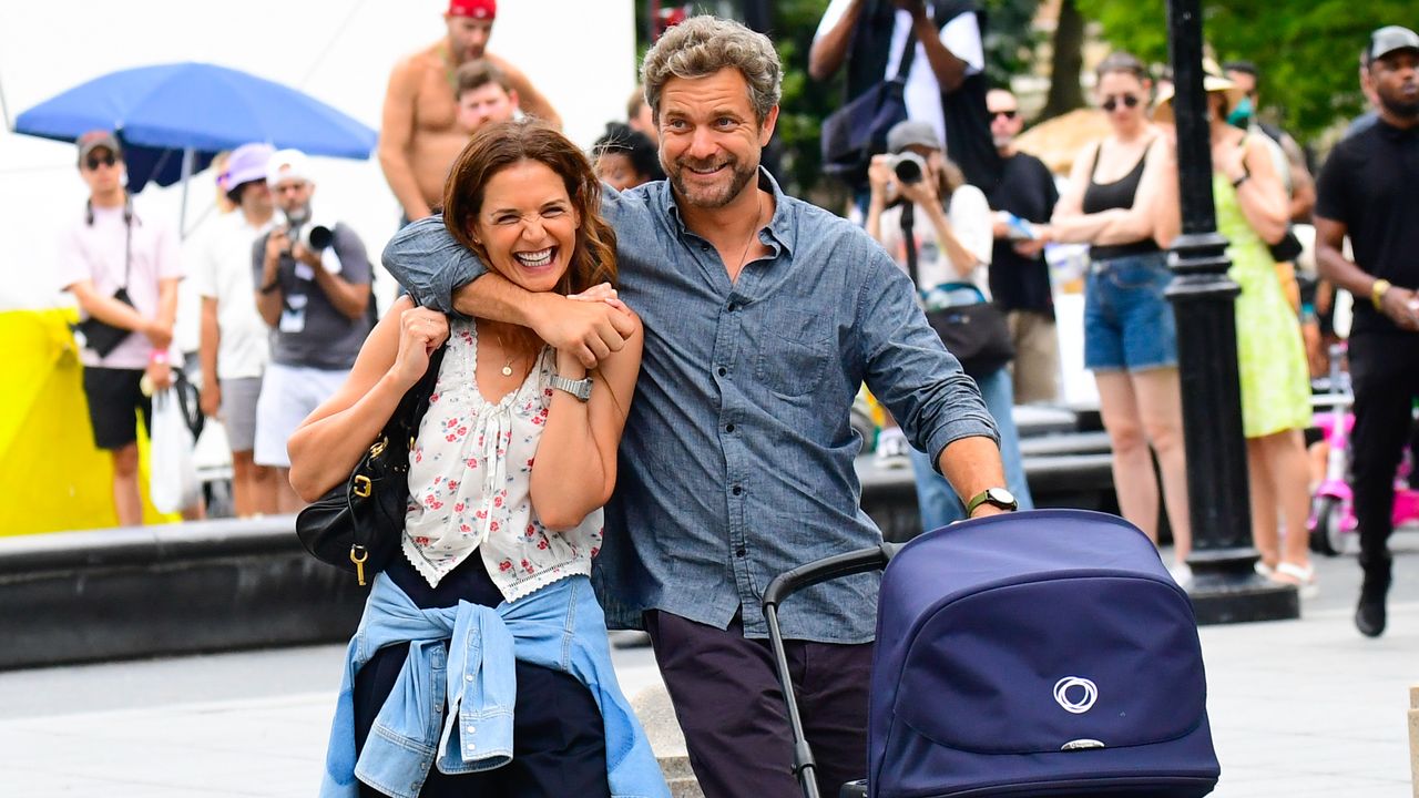 Katie Holmes e Joshua Jackson diventano mamma e papà sul set: per i fan di Dawson's Creek è un sogno d'amore senza tempo