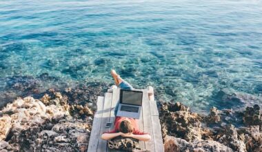 Out of Office Anxiety, perché in molti fanno fatica a staccare dal lavoro in vacanza