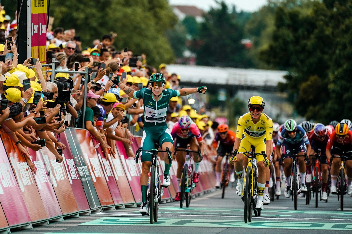 Tour de France Femmes 2025, Lorena Wiebes imbattibile in volata! Ancora 2ª Marianne Vos, 7ª Rachele Barbieri