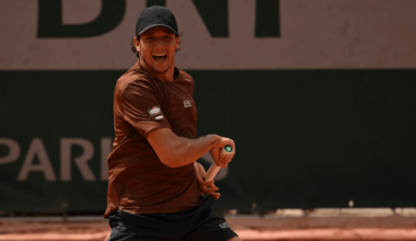 Luciano Darderi mette l'ottava: sconfitto Ugo Carabelli, è finale anche ad Umago