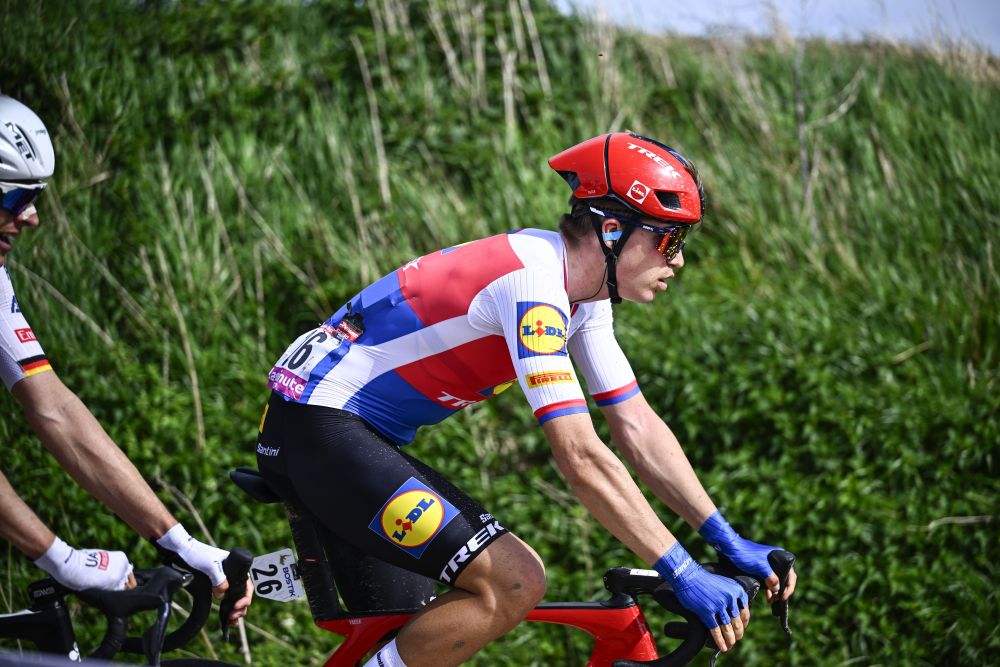 Mathias Vacek conquista la quarta tappa. Corbing Strong guida la generale