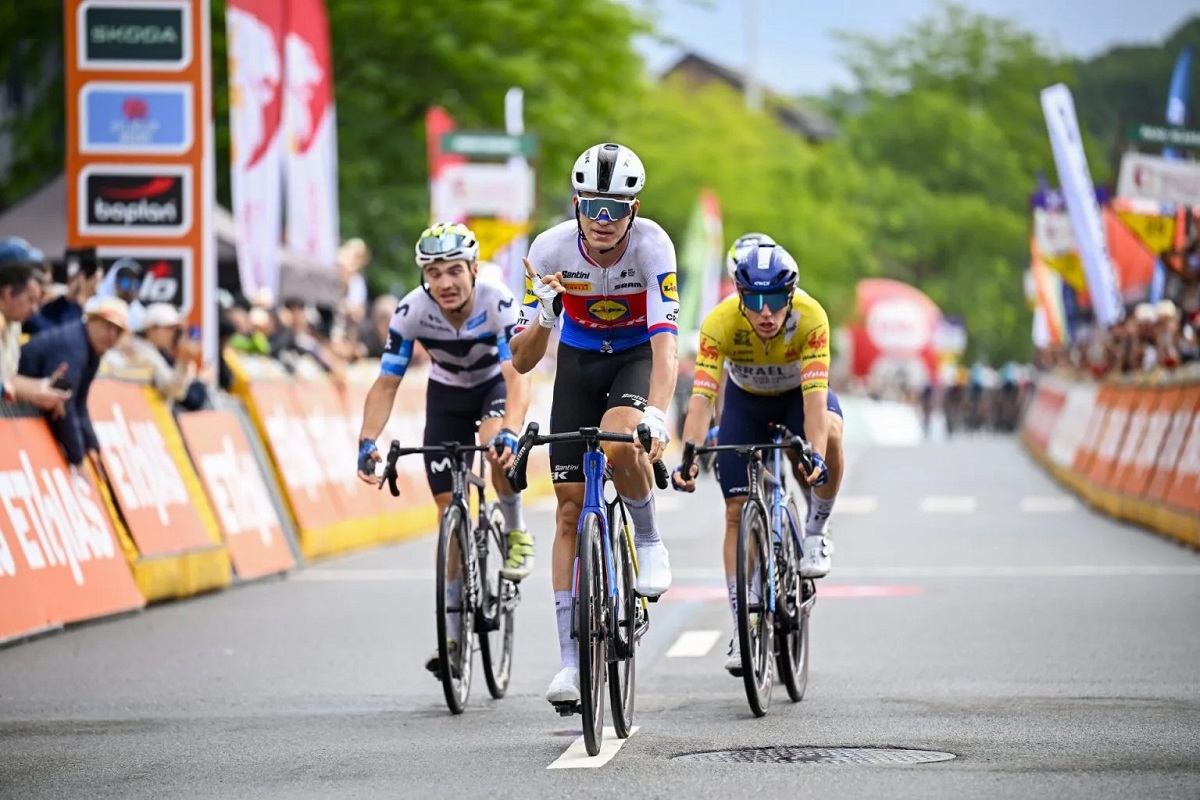 Giro di Vallonia 2025, successo di Mathias Vacek nella quarta tappa - Tre italiani in Top10, Corbin Strong (2°) torna leader