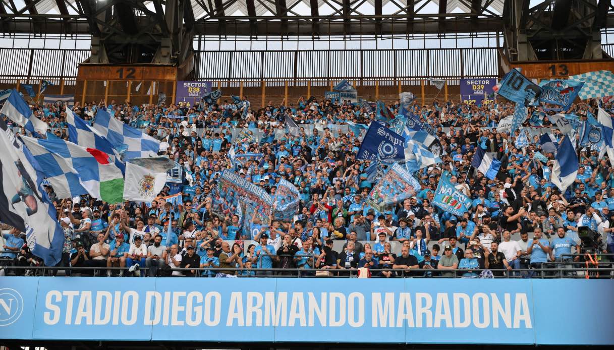 Napoli, mancano 150 milioni per il nuovo Maradona