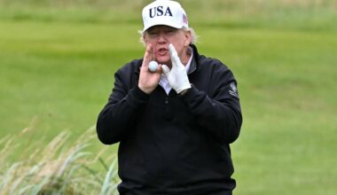 Trump bara a golf? Un video 'accusa' il presidente Usa
