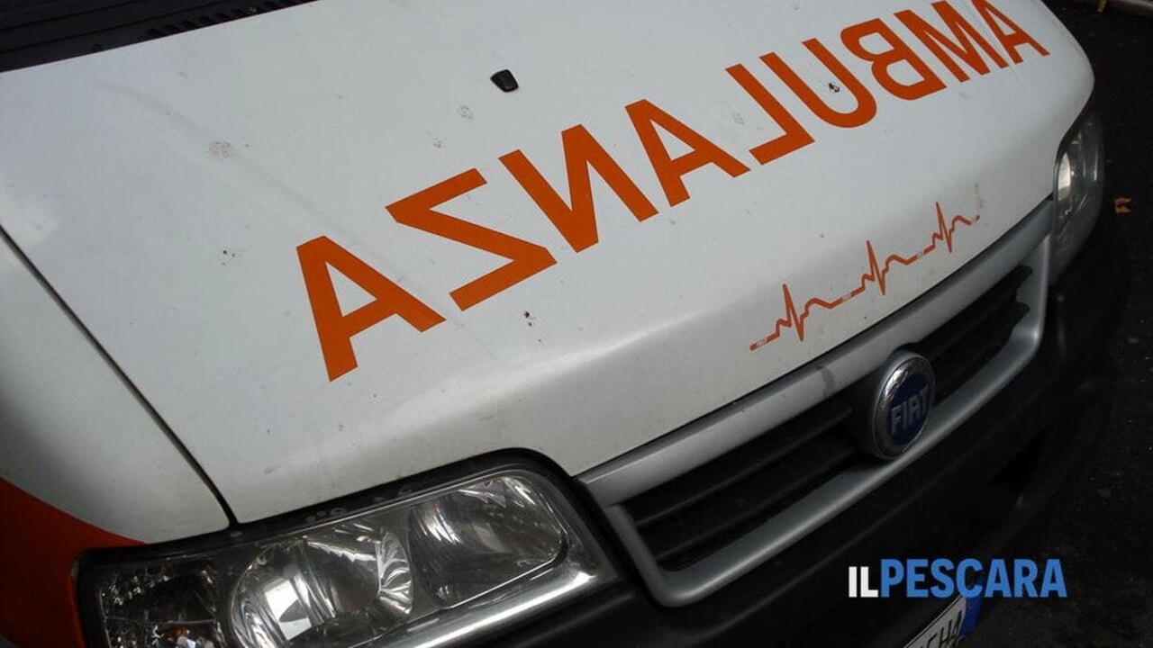 scontro fra pullman e automobile, due morti
