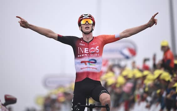 Arensman vince la 19^ tappa, Pogacar in giallo