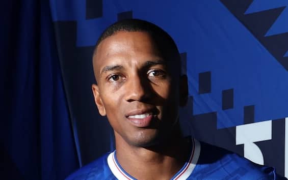 Ashley Young continua a giocare a 40 anni: ufficiale la nuova squadra