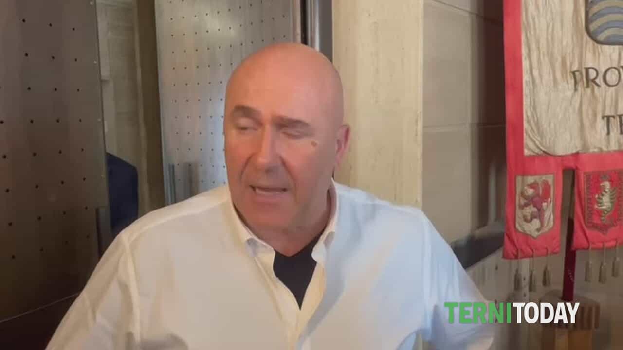 “I rossoverdi stanno nella m****, non si fa l’atto della cessione”