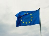 I deputati dell'Unione Europea chiedono di aumentare l'età minima di accesso ai social a 16 anni