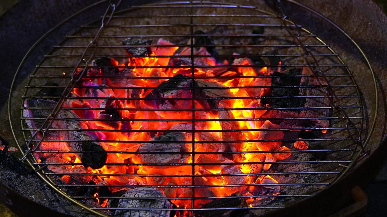 ragazzo di 18 anni ustionato mentre accende il barbecue sul terrazzo