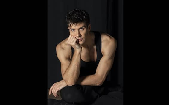 Roberto Bolle sarà a Londra con i suoi friends: “La vita mi sorprende ogni giorno di più”