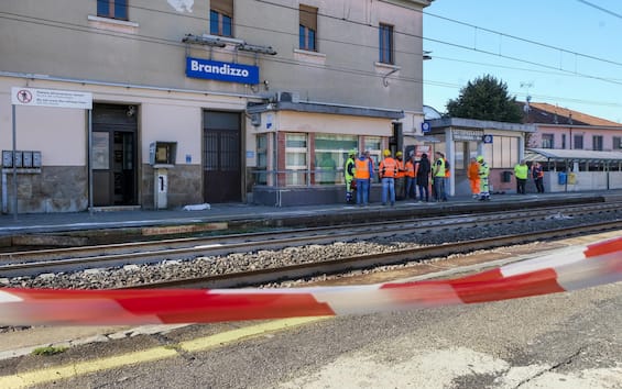 Strage di Brandizzo, chiusa l'inchiesta: 24 indagati ma non fu omicidio volontario