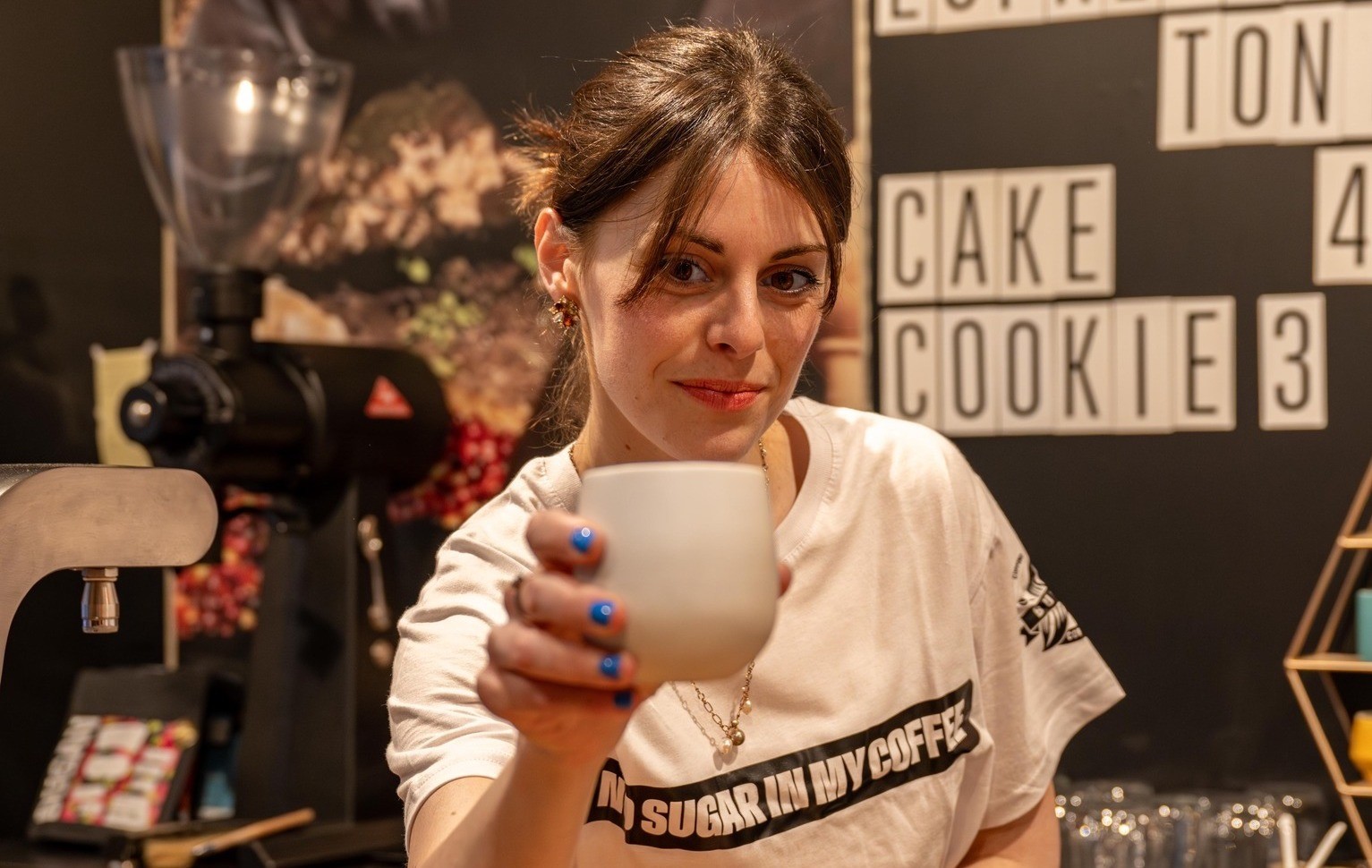 A Milano ha aperto una caffetteria specialty con caffé base da 3,50 euro e niente zucchero