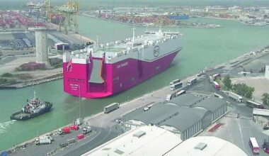 Sbarco record a Livorno: BYD porta 2.350 auto elettriche e inaugura una nuova rotta del futuro - News