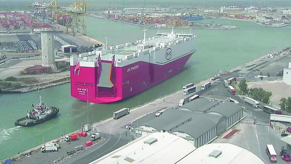 Sbarco record a Livorno: BYD porta 2.350 auto elettriche e inaugura una nuova rotta del futuro - News