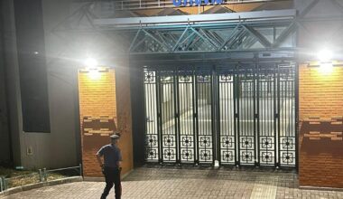 Roma, chiudono i cancelli della stazione: 70 pellegrini intrappolati