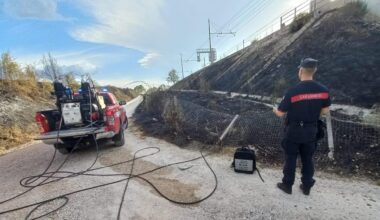 Sette incendi nell'area delle piste ciclabili. È caccia al piromane