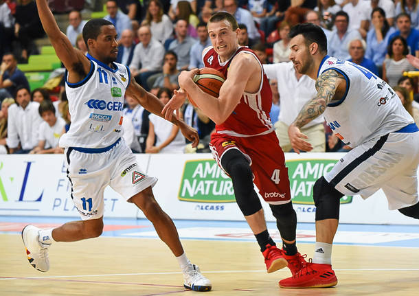 Quarti Playoff Gara 1 - Germani Brescia - Openjobmetis Varese 68-61