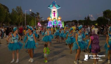 Il Carnevale estivo fa il pieno: successo per la prima edizione al Parco Centrale. TUTTE LE FOTO