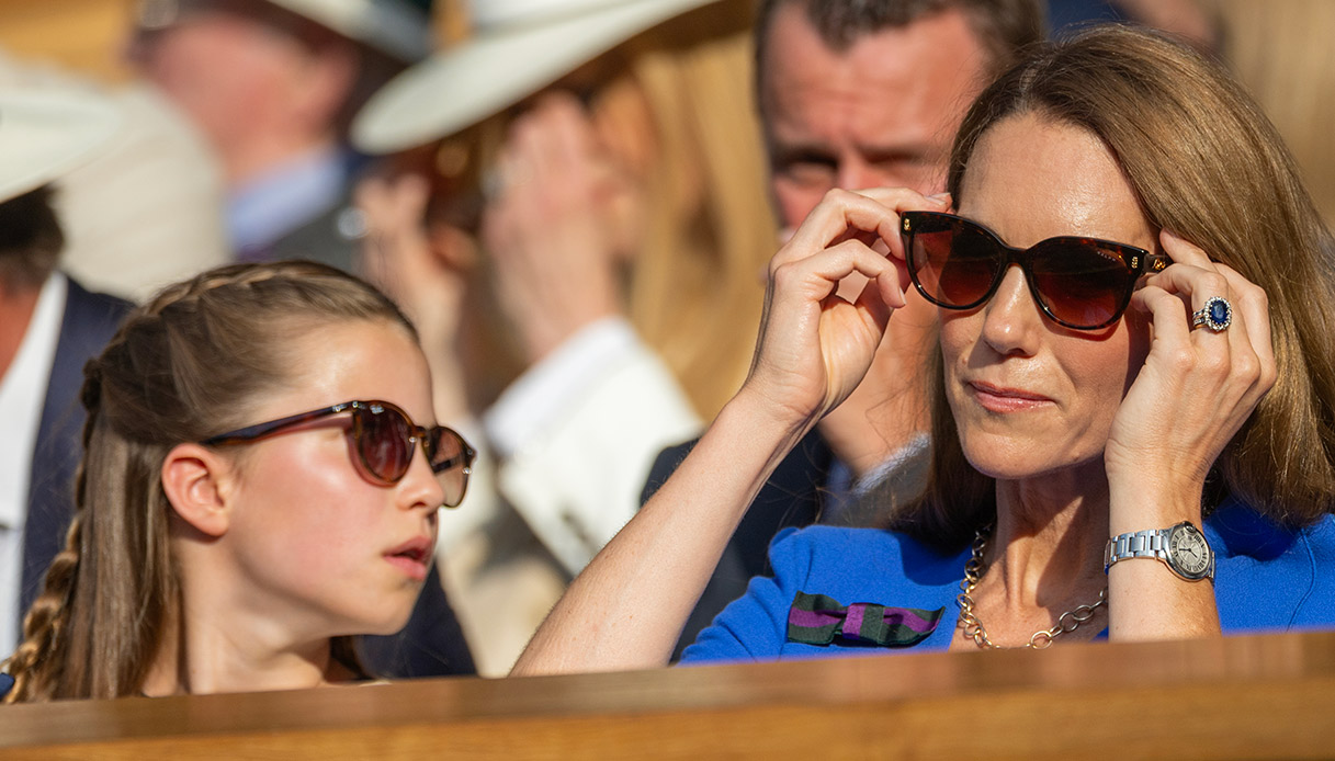 Kate Middleton, a 10 anni Charlotte si veste come lei: l’abito a pois è identico