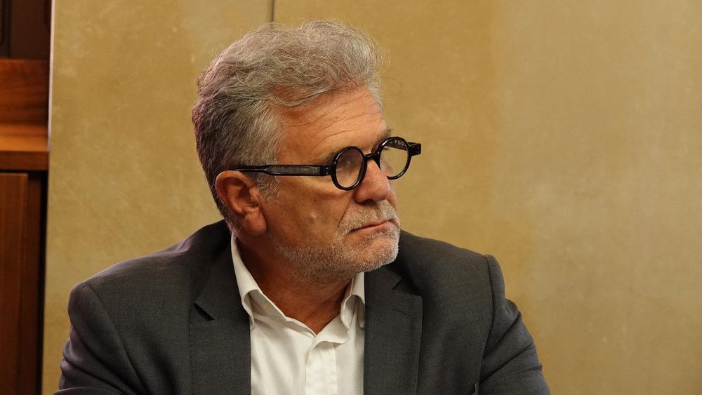 Regione Autonoma della Sardegna - Dermatite nodulare contagiosa: al via il piano di vaccinazione ufficiale. Bartolazzi: campagna a tappeto in tutta l’isola per eradicare il virus”