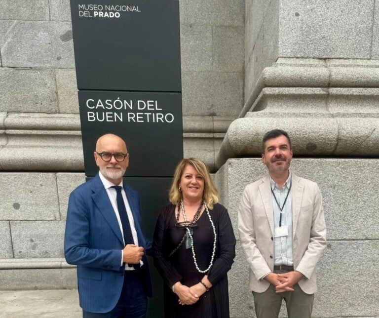 Da sinistra, Elena Fontanella, direttrice dell'Istituto Italiano di Cultura, Angelo Crespu, direttore Pinacoteca di Brera; David García Cueto, capo conservatore pittura barocca italiana e francese al Prado