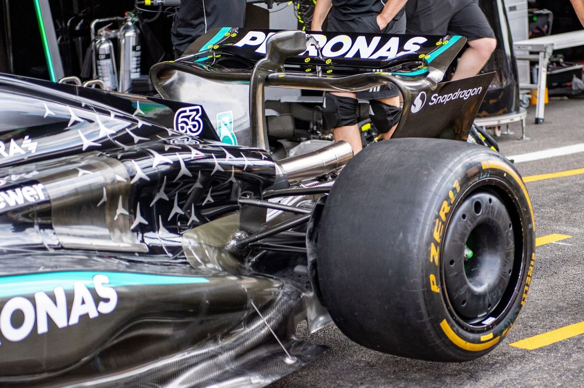 Mercedes fa un passo indietro: bocciata la nuova sospensione posteriore