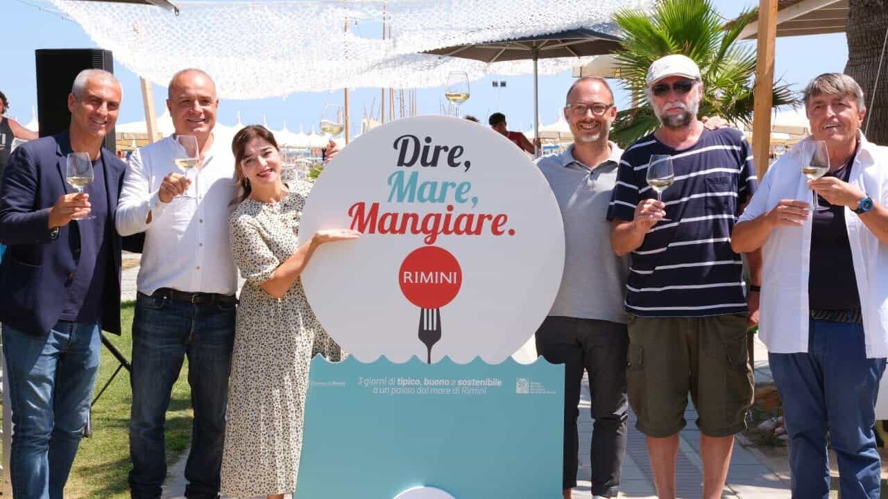 Calici di vino, food truck e classi di fitness nell'atmosfera del Parco del Mare. Torna 'Dire, Mare, Mangiare'