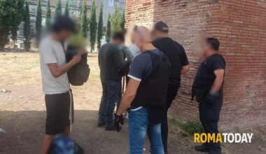 Roma, blitz contro i pusher dell'Esquilino di piazza Pepe. Il video