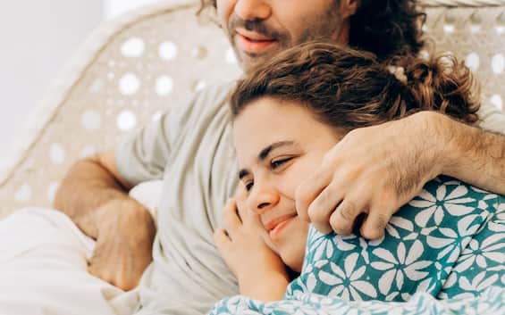 Uomini più attratti dalle donne nel periodo fertile. Lo studio