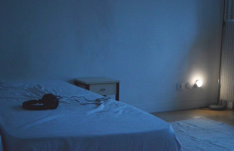 Francesca Brugola e Giulia Grillo, Les ami.e.s #3, installazione audio, 2023. Courtesy le artiste.