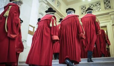 La maggioranza passi al contrattacco contro la Corte Costituzionale!