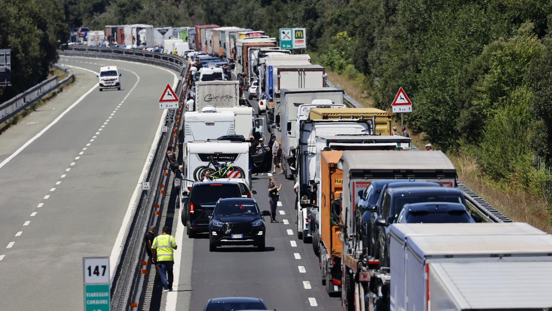 pericolo per la benzina. Grave il conducente
