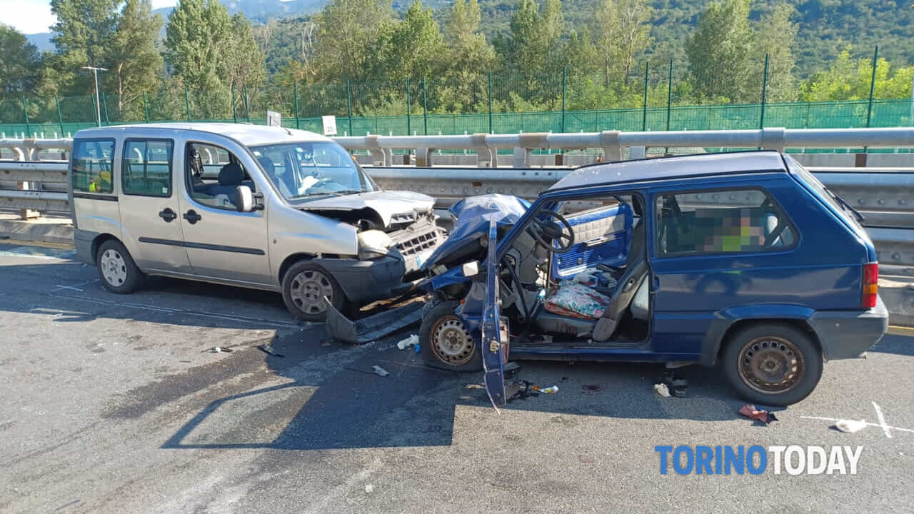 coinvolta un'auto contromano, una persona morta