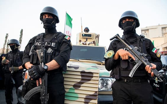 Iran, almeno 9 morti in un attentato al tribunale di Zahedan
