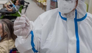 Covid, quante morti hanno evitato i vaccini? I numeri dello studio