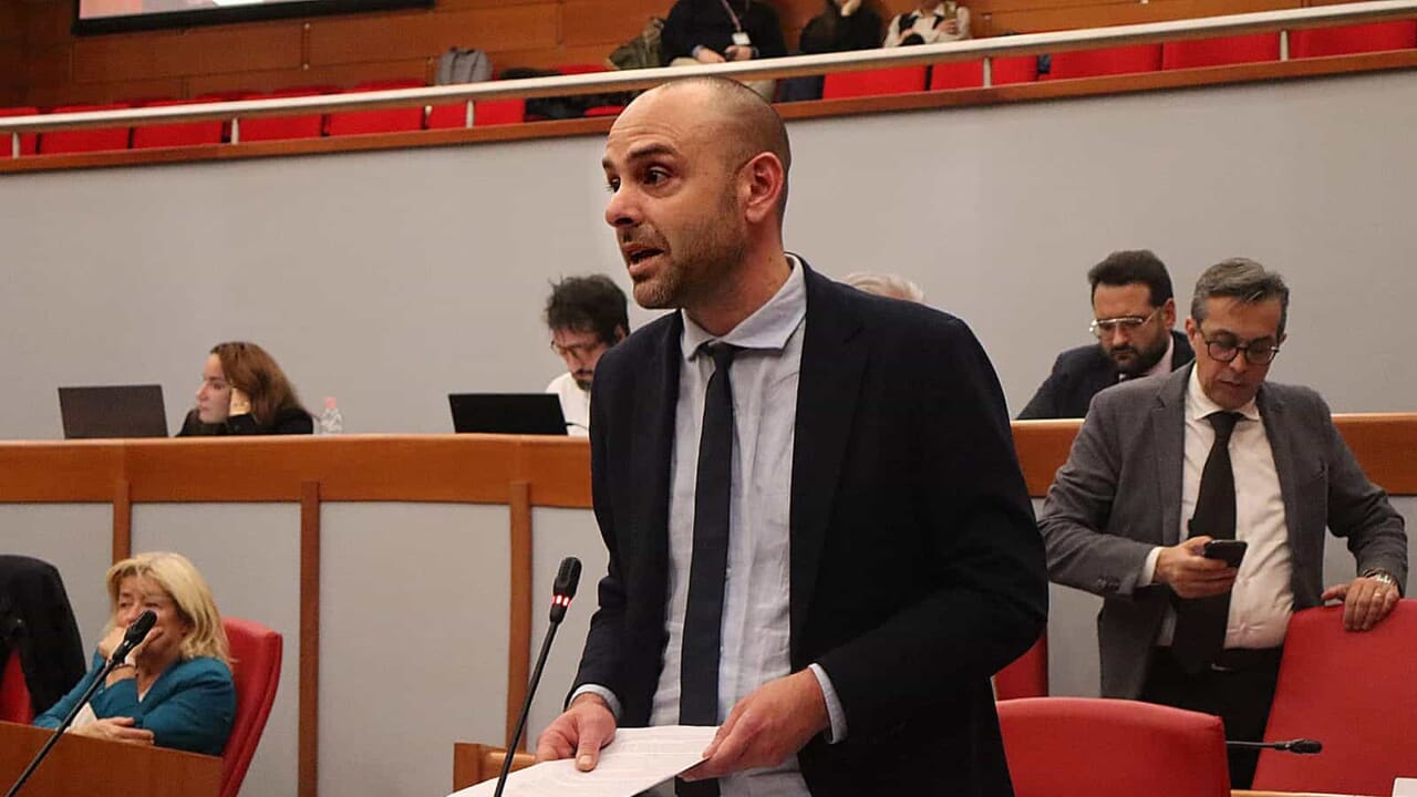 "Garantire ai cittadini la possibilità di accedere al servizio cosiddetto di deblistering"