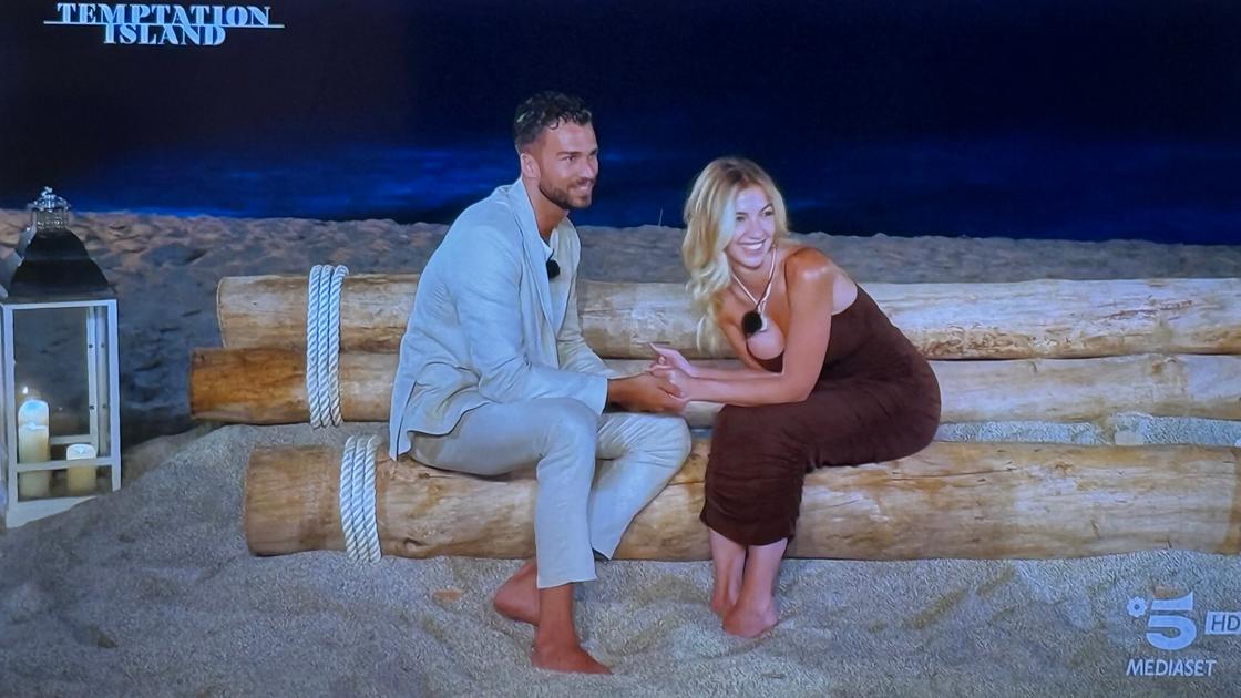 Pagelle Temptation Island: Angelo scolaretto in difficoltà, Lucia indifendibile