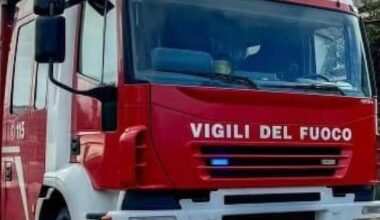 Crotone, incendio a Cirò Marina: evacuato un villaggio turistico
