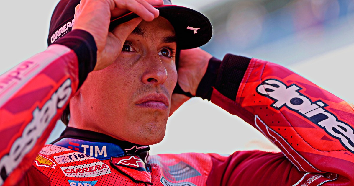 MotoGp Germania, Marc Marquez rimonta Bezzecchi all’ultimo giro e vince la Sprint Race sul bagnato - Il Fatto Quotidiano