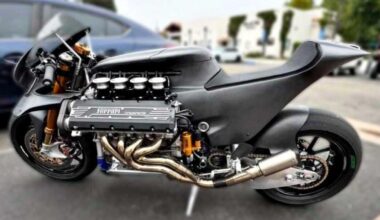 La HF355 è viva! Ecco il video della moto con il V8 Ferrari [VIDEO] - News