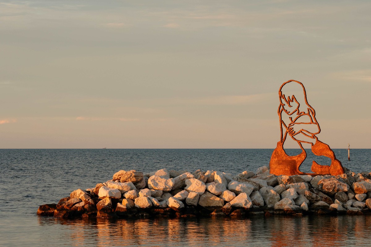 "L'infanzia sospesa" dell'artista albese Valerio Berruti conquista Milano e Milano Marittima - Targatocn.it