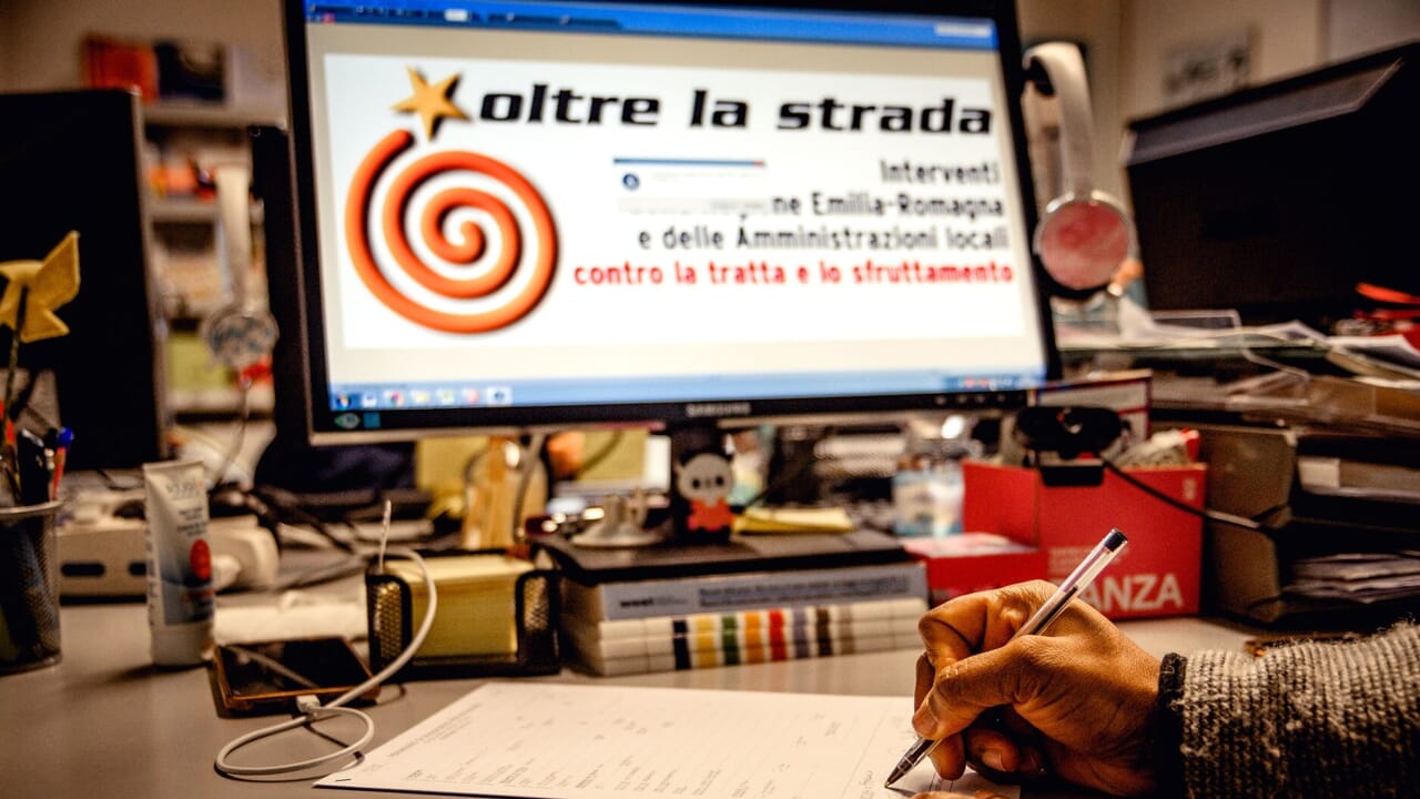 'Oltre la strada', affidato al Centro Donna Giustizia il coordinamento regionale del progetto
