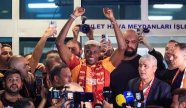 Osimhen al Galatasaray, l'accoglienza dei tifosi a Istanbul