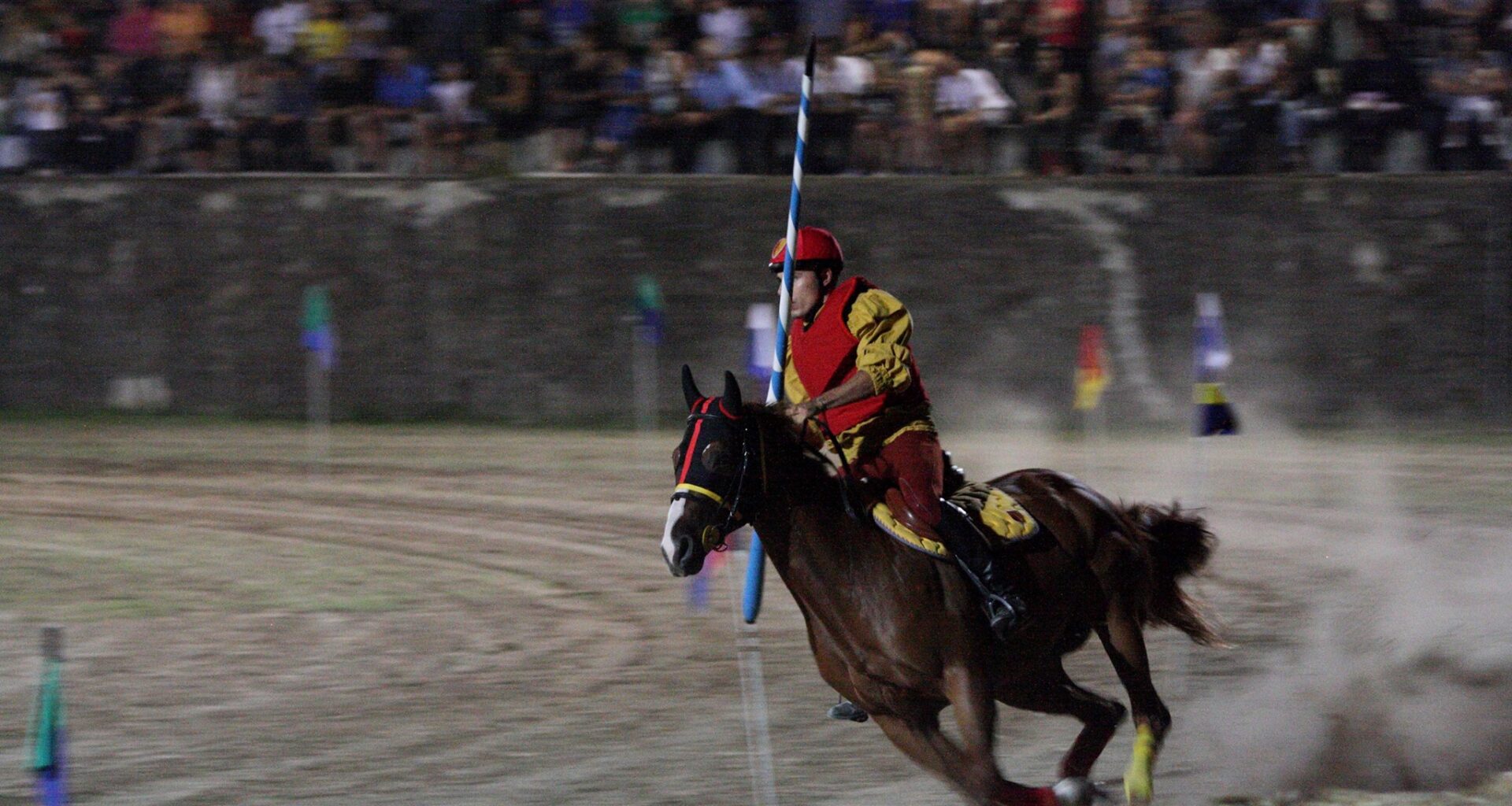 Giostra, cavalieri, balestrieri e contrade: Amelia torna nel Medioevo col Palio dei Colombi