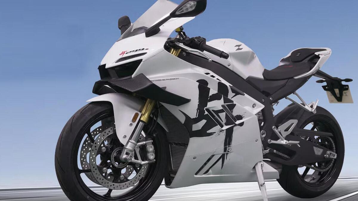 ZXJC 820RR Sportiva a tre cilindri? - News